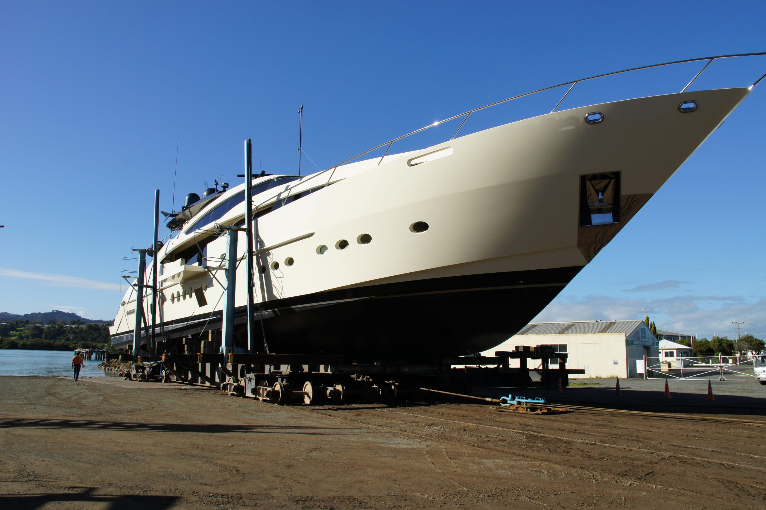 yacht refit project manager